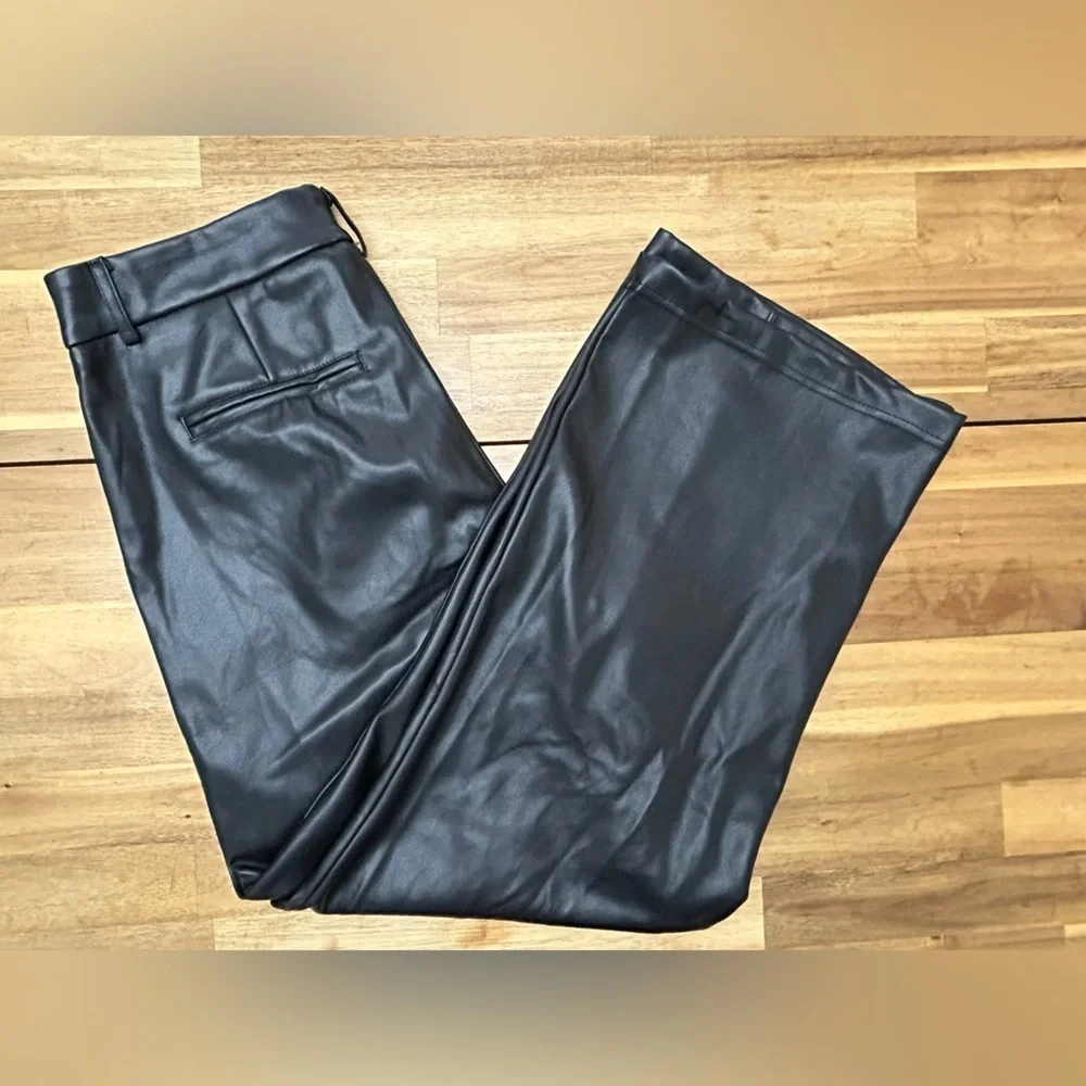 7 For All Mankind Black Coated Faux Leather Wide Leg Cropped Pants Leg Sz Lg